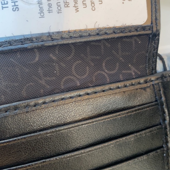 New CALVIN KLEIN Black Leather Mens Wallet - Picture 5 of 7